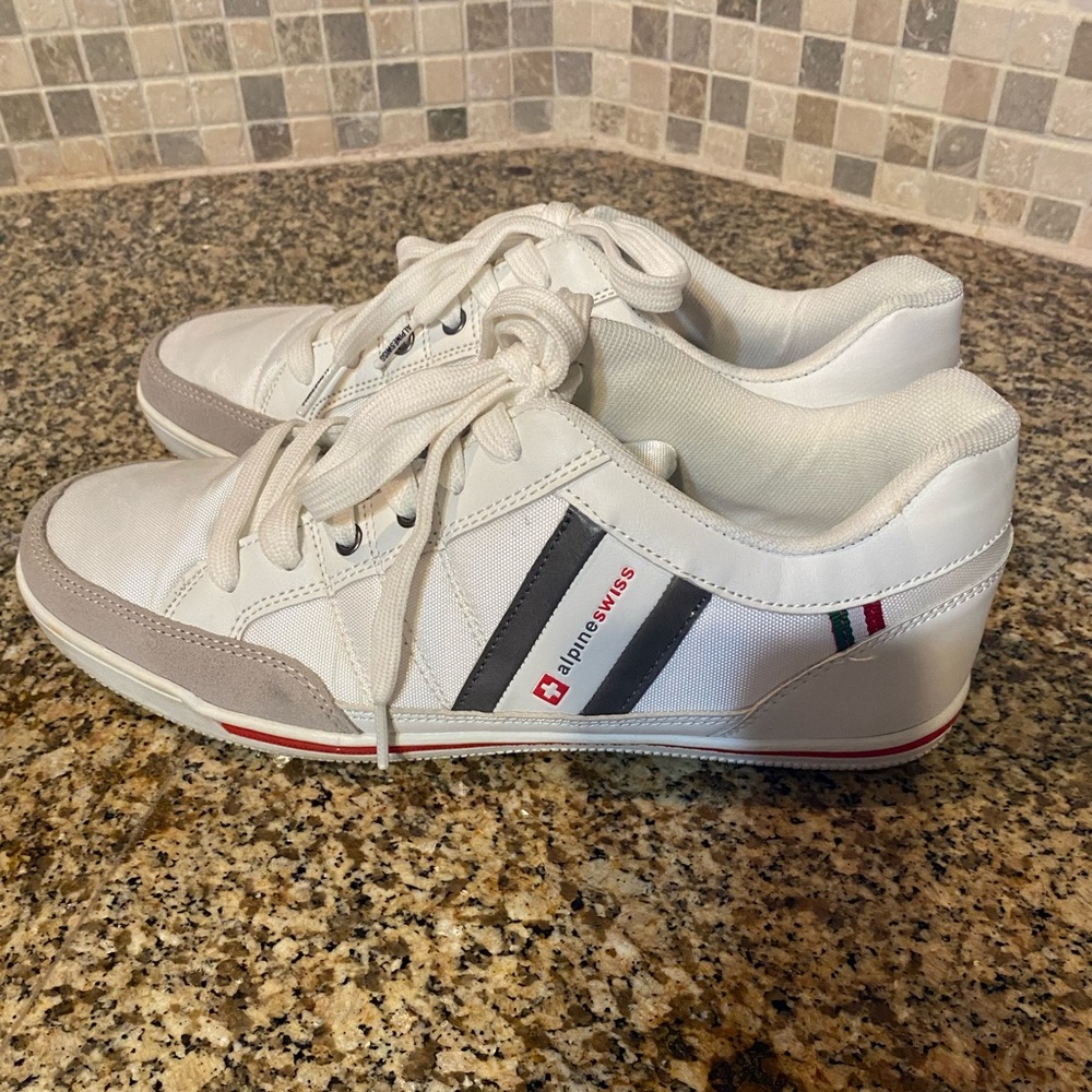 Alpine Swiss Mens Sz 8 Tennis Shoes